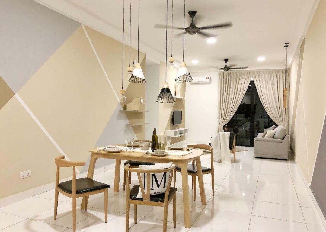 Johor Bahru Paradigm Leplatino Homestay Buitenkant foto